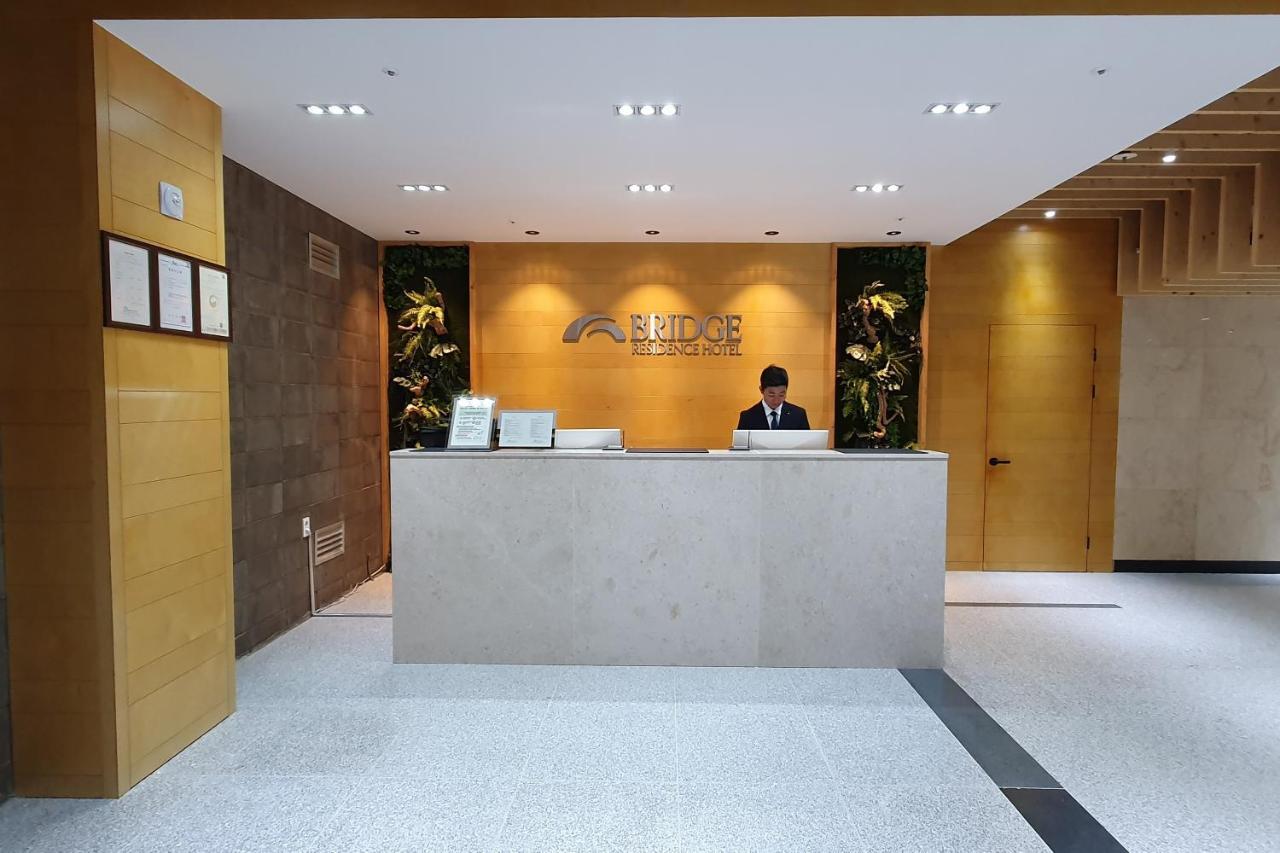 Bridge Residence Hotel Согвипхо Экстерьер фото